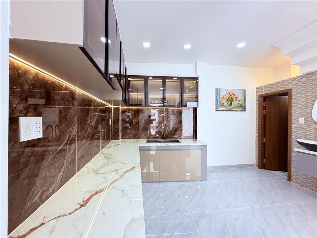 Bán nhà đẹp giá rẻ nhỉnh 5 tỷ, trục đường phạm văn chiêu, phường an hội đông gò vấp