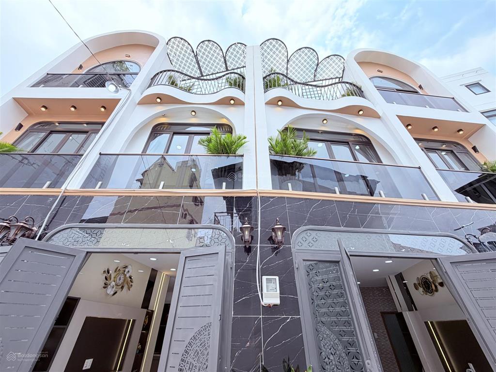 Bán nhà đẹp giá rẻ nhỉnh 5 tỷ, trục đường phạm văn chiêu, phường an hội đông gò vấp