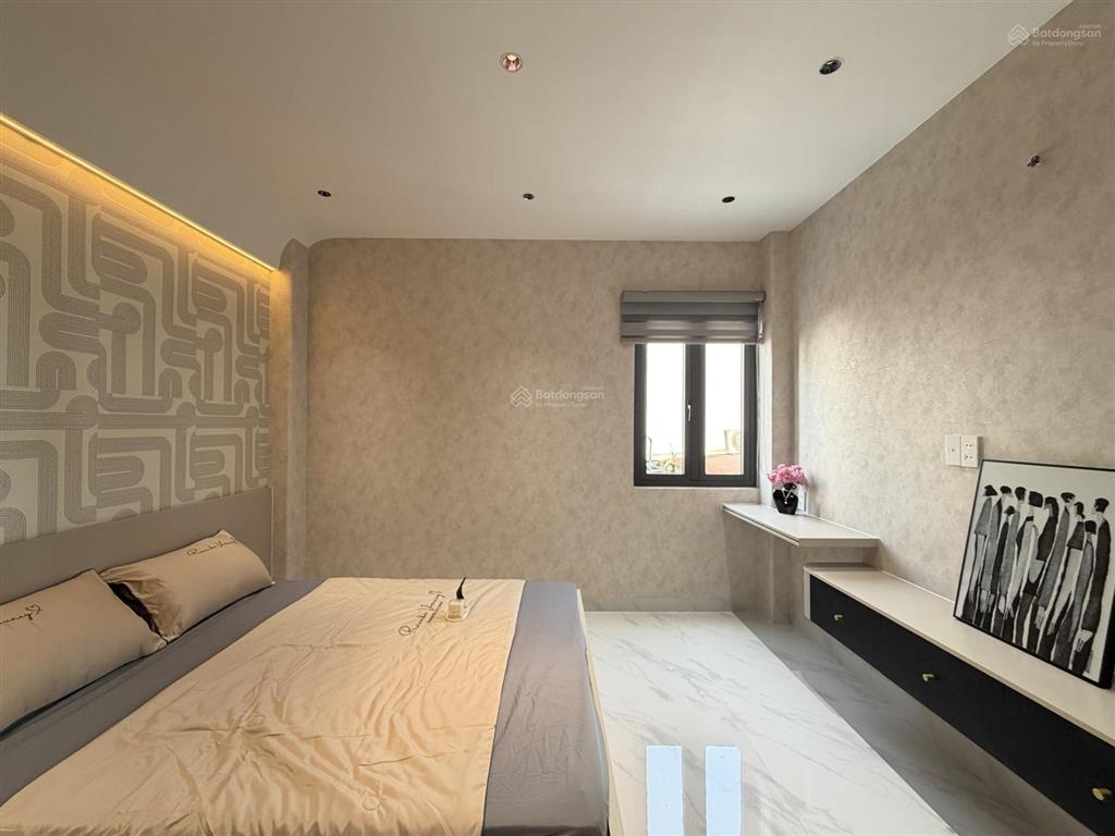 Bán nhà đẹp ngay trung tâm sát bên chợ gò vấp và trường đại học công nghiệp 4, p7 gò vấp