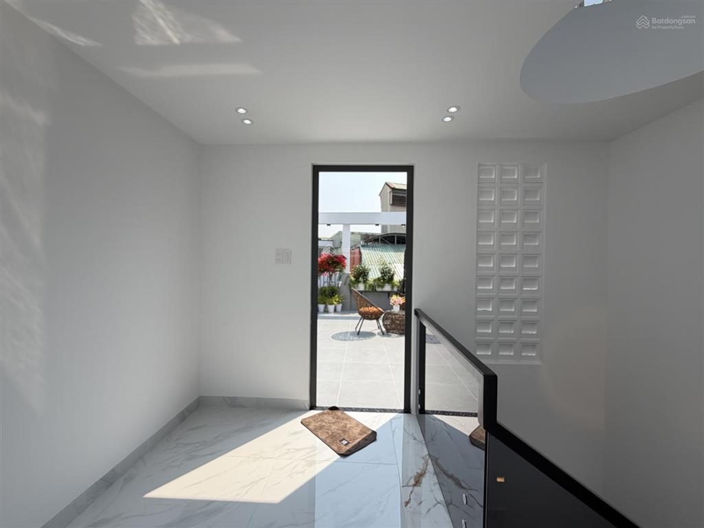 Bán nhà đẹp ngay trung tâm sát bên chợ gò vấp và trường đại học công nghiệp 4, p7 gò vấp