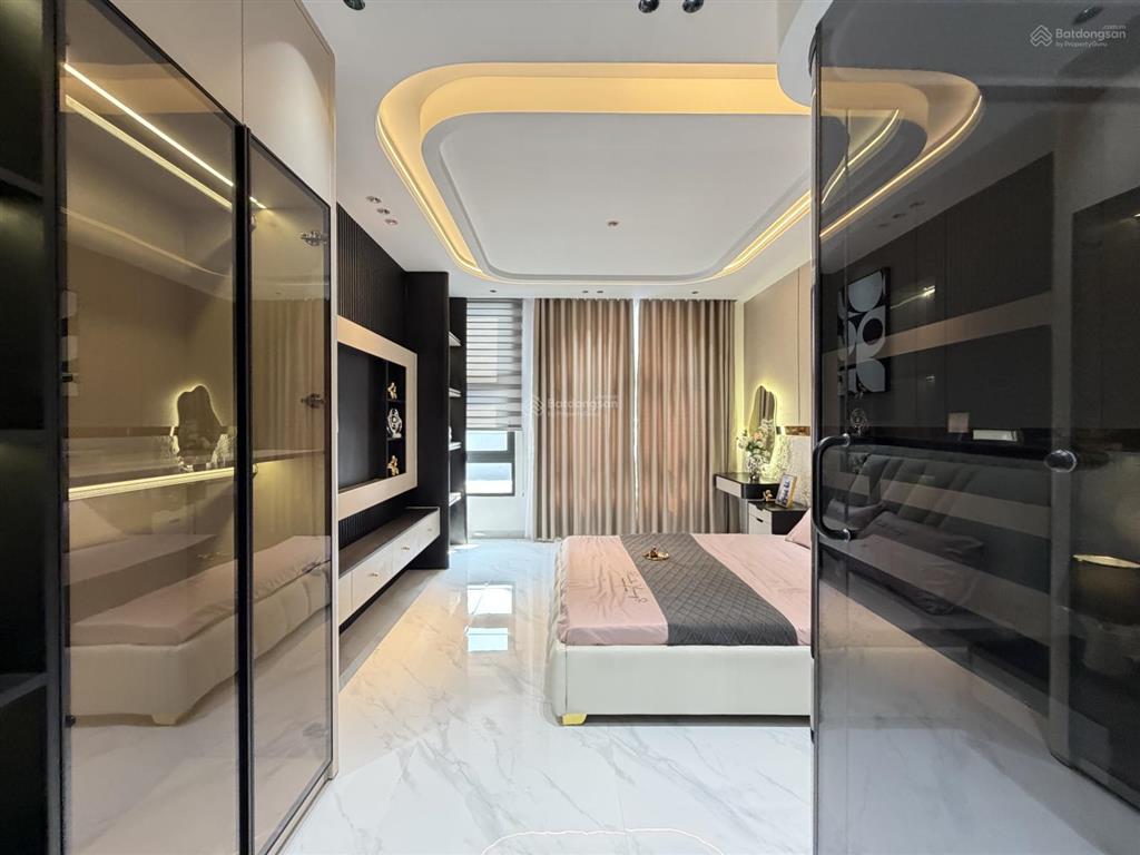 Bán nhà đẹp ngay trung tâm sát bên chợ gò vấp và trường đại học công nghiệp 4, p7 gò vấp