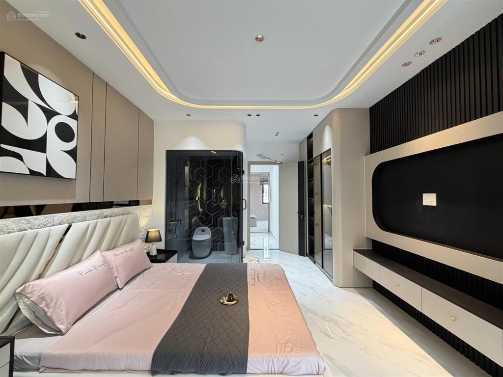 Bán nhà đẹp ngay trung tâm sát bên chợ gò vấp và trường đại học công nghiệp 4, p7 gò vấp