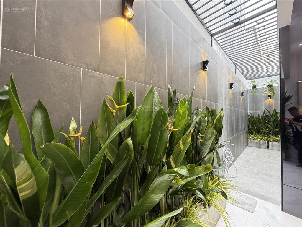 Bán nhà đẹp ngay trung tâm sát bên chợ gò vấp và trường đại học công nghiệp 4, p7 gò vấp