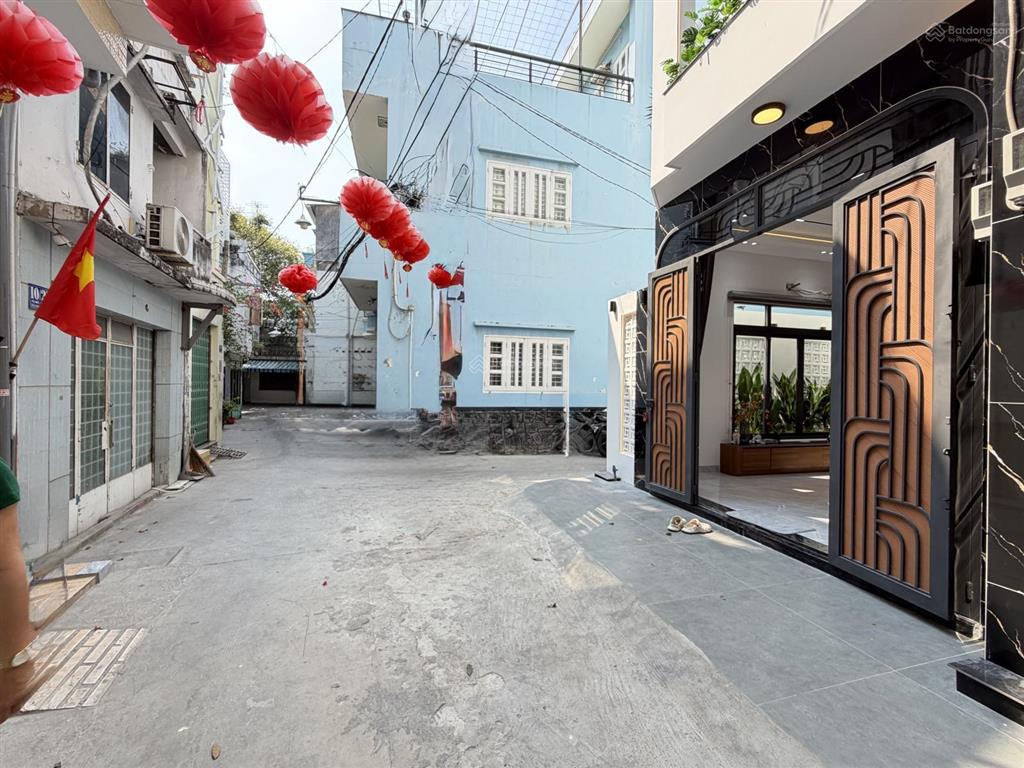 Bán nhà đẹp ngay trung tâm sát bên chợ gò vấp và trường đại học công nghiệp 4, p7 gò vấp