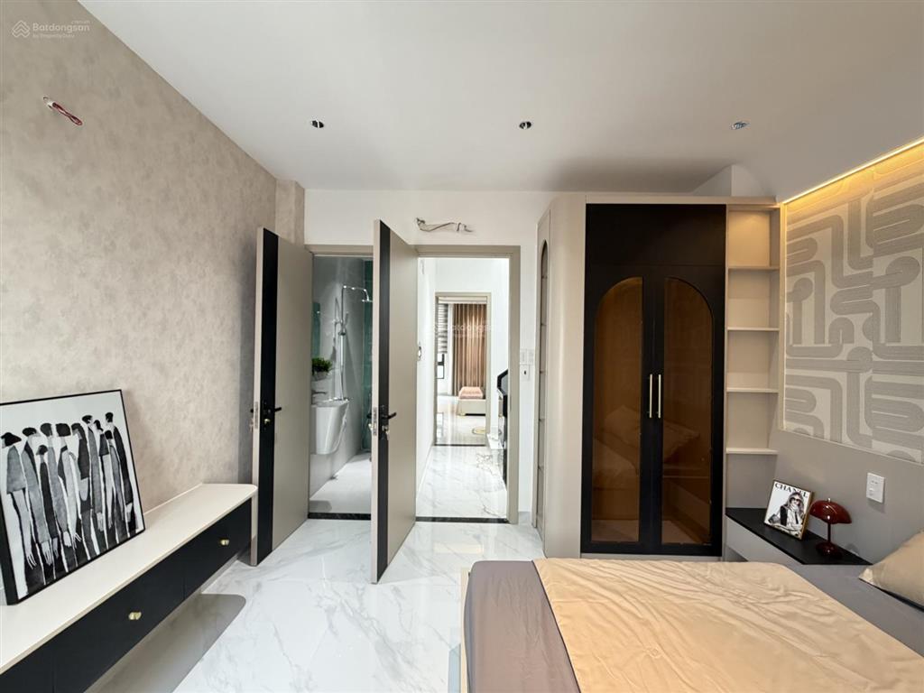 Bán nhà đẹp ngay trung tâm sát bên chợ gò vấp và trường đại học công nghiệp 4, p7 gò vấp