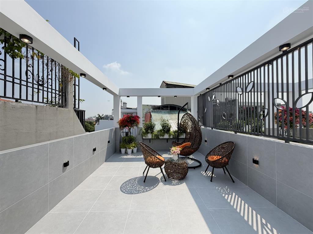 Bán nhà đẹp ngay trung tâm sát bên chợ gò vấp và trường đại học công nghiệp 4, p7 gò vấp