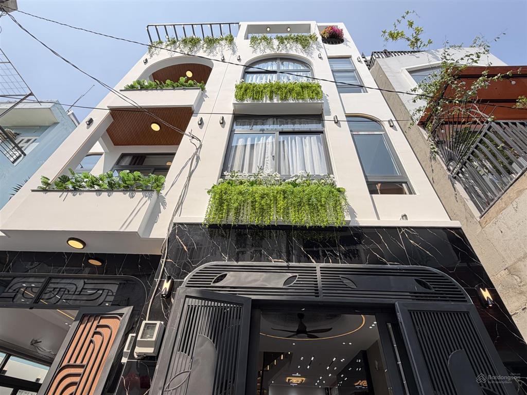 Bán nhà đẹp ngay trung tâm sát bên chợ gò vấp và trường đại học công nghiệp 4, p7 gò vấp