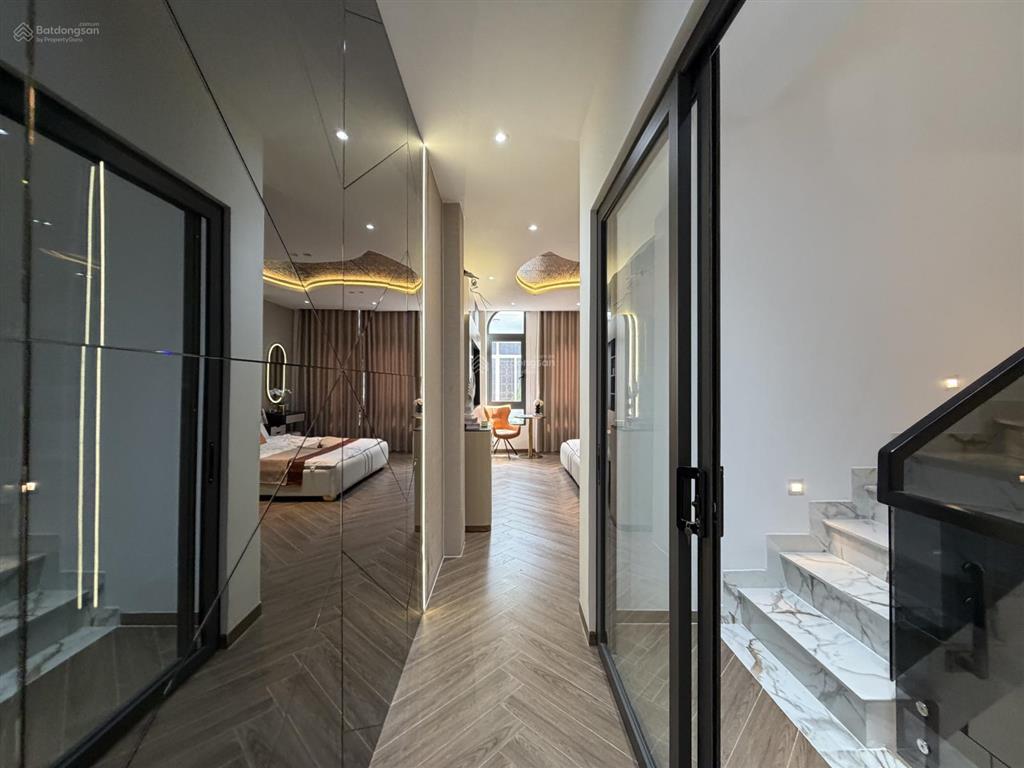 Bán nhà đẹp ngay trung tâm sát bên chợ gò vấp và trường đại học công nghiệp 4, p7 gò vấp