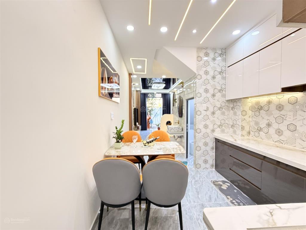 Bán nhà đẹp giá mềm trục đường hoàng bật đạt, phường 15 tân bình