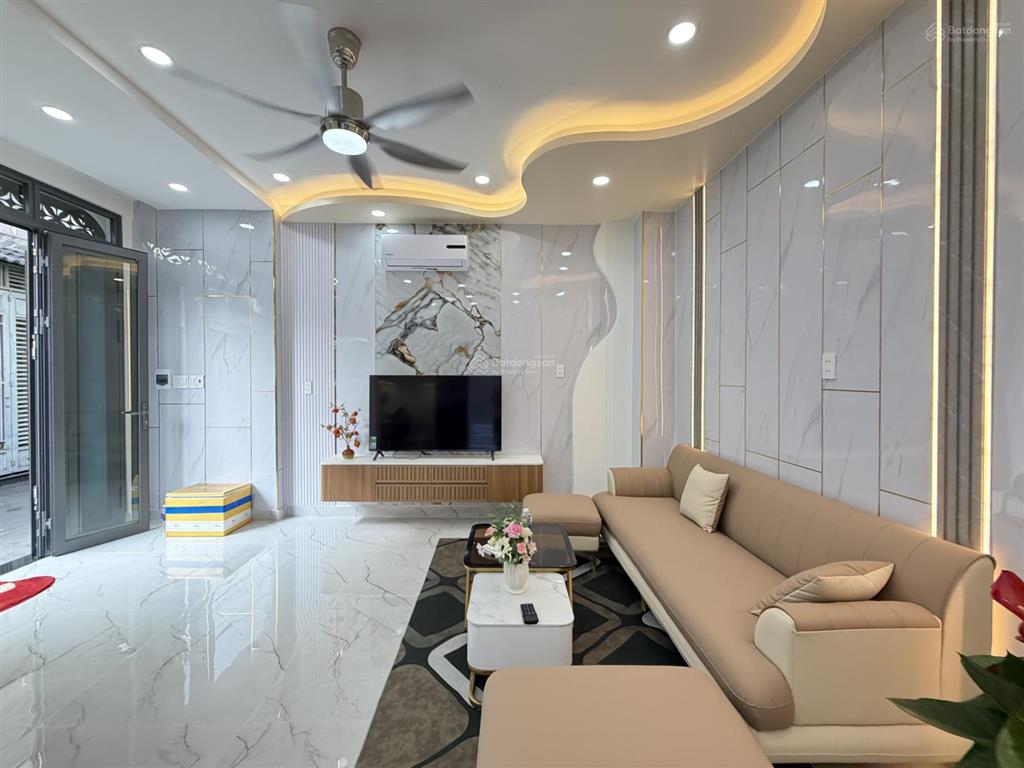Bán nhà đẹp giá rẻ, ngang 6,2m thông sát chợ trường học, trục đường phạm văn chiêu, phường 8 gò vấp