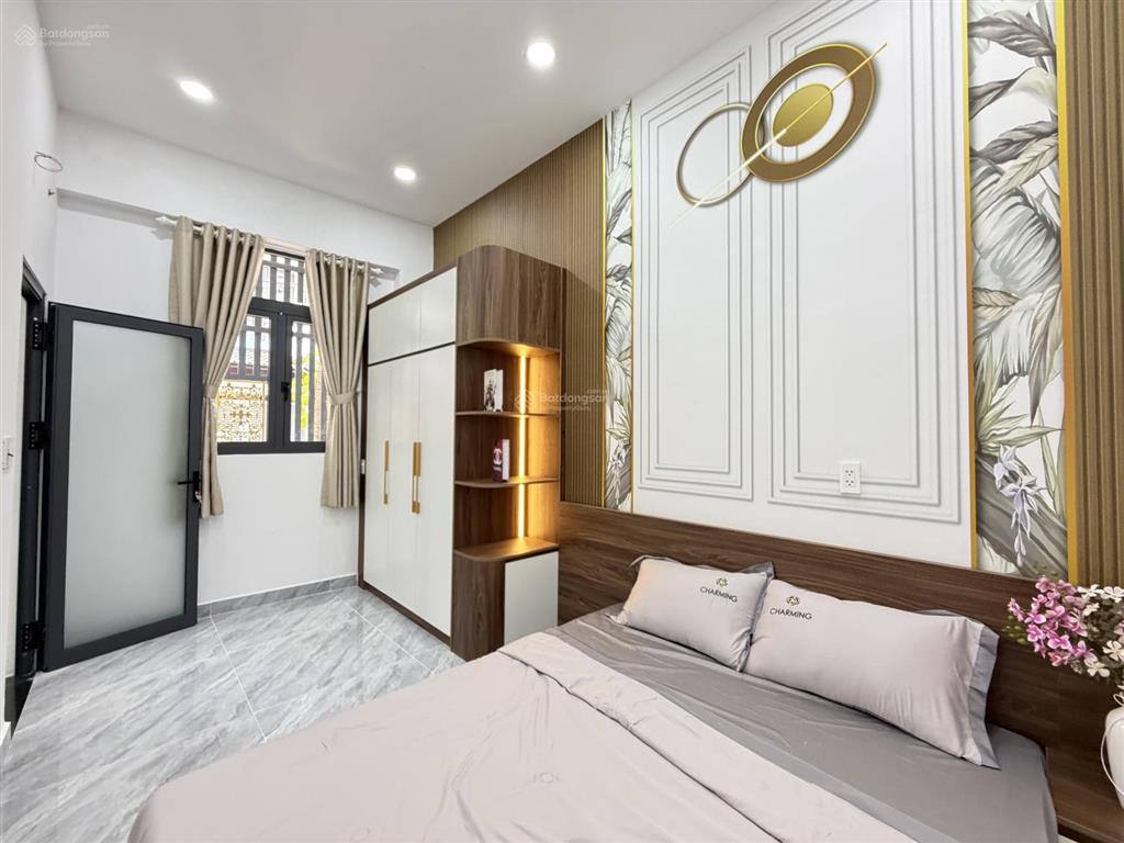 Bán nhà đẹp giá rẻ ngang 9,5m đường trước nhà xe hơi né nhau