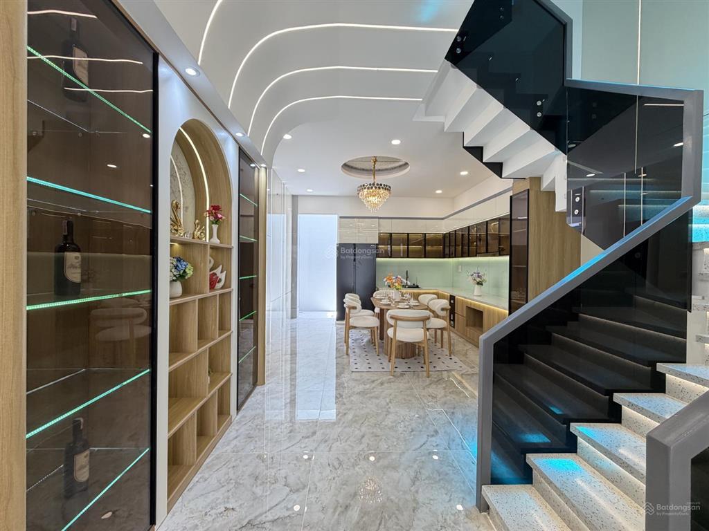 Bán nhà đẹp giá rẻ kế bên chợ, trường học và nhà thờ, trục đường phạm văn chiêu, phường 8 gò vấp