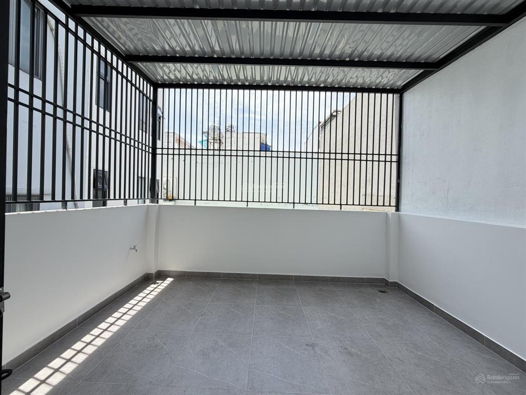 Bán nhà đẹp giá rẻ kế bên chợ, trường học và nhà thờ, trục đường phạm văn chiêu, phường 8 gò vấp