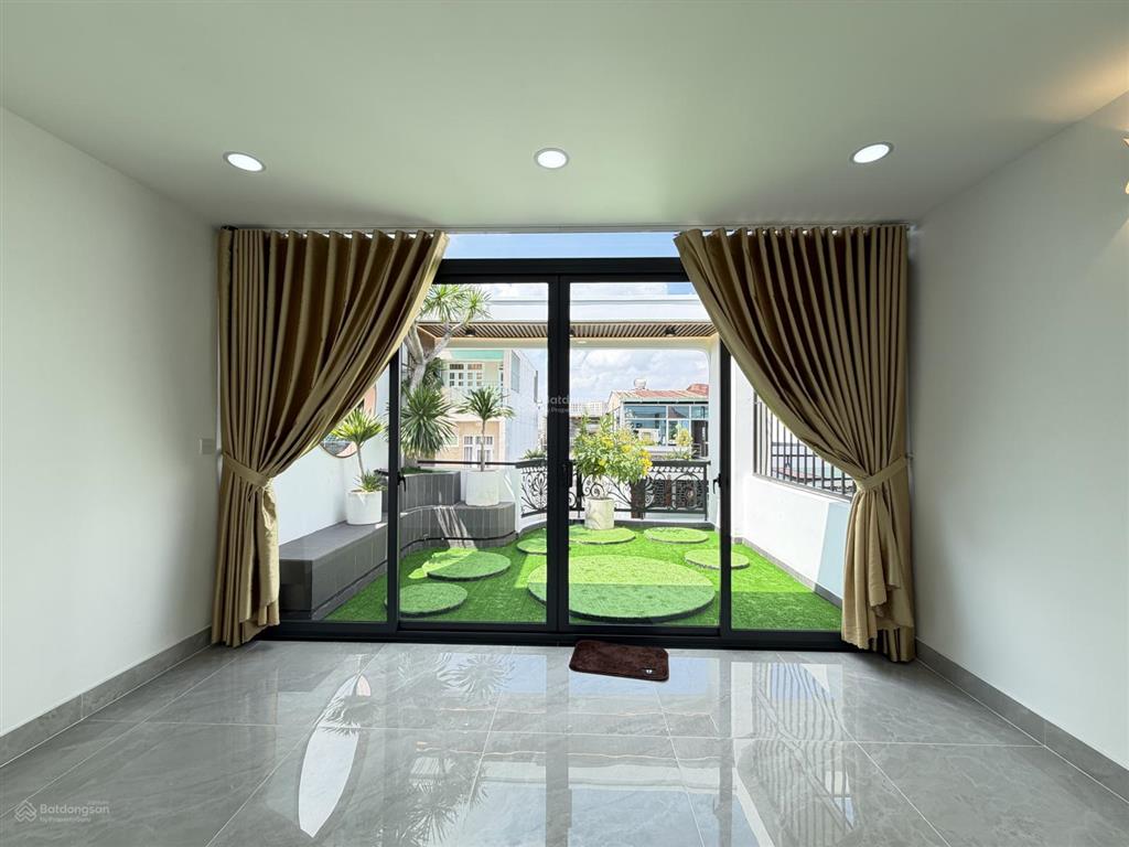 Bán nhà đẹp diện tích to 4,5x17m đường 10m thông, trục phan huy ích gò vấp