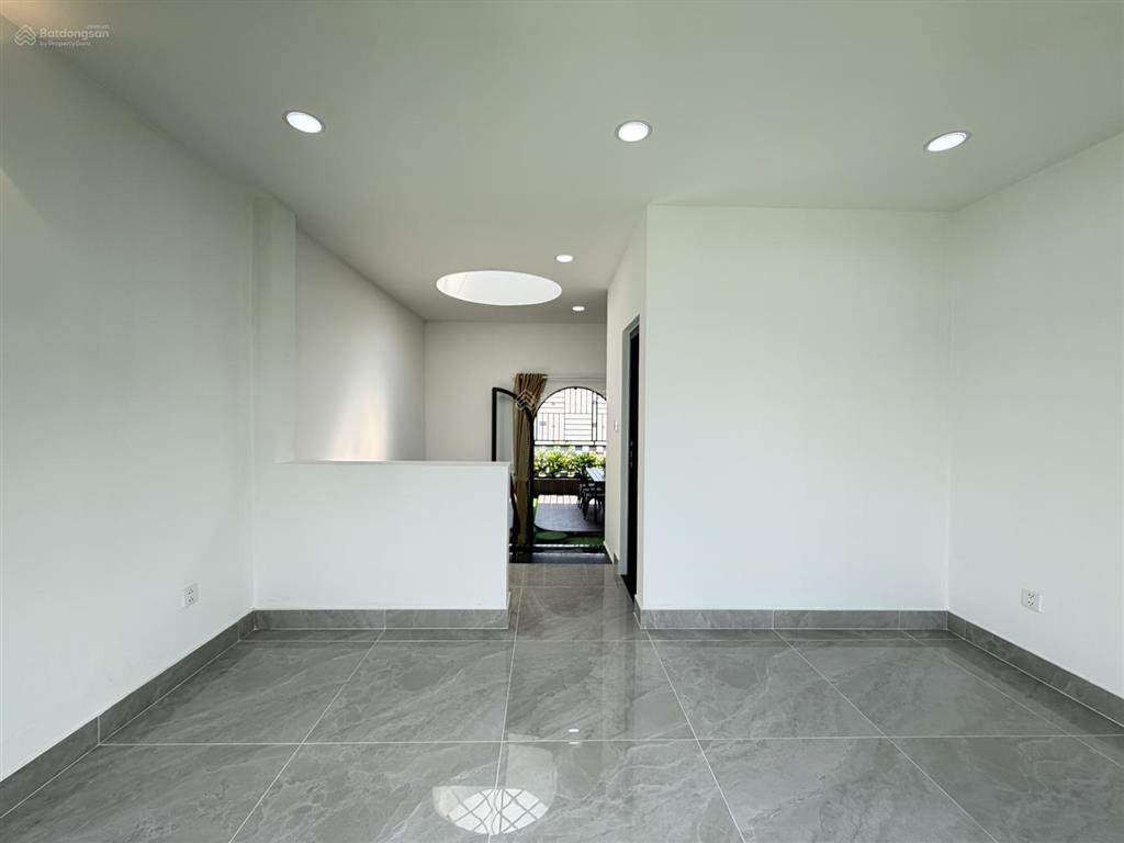 Bán nhà đẹp diện tích to 4,5x17m đường 10m thông, trục phan huy ích gò vấp