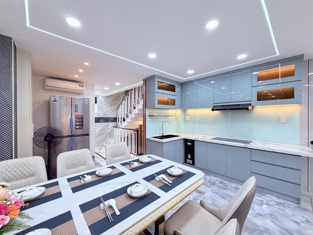 Bán nhà đẹp giá rẻ, 1 xẹc đường nguyễn văn khối, phường 11 gò vấp, thang máy 450kg