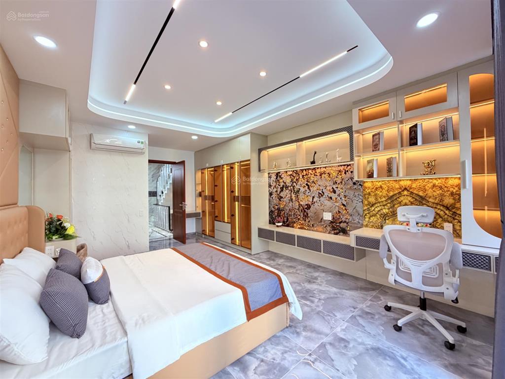 Bán nhà đẹp giá rẻ, 1 xẹc đường nguyễn văn khối, phường 11 gò vấp, thang máy 450kg