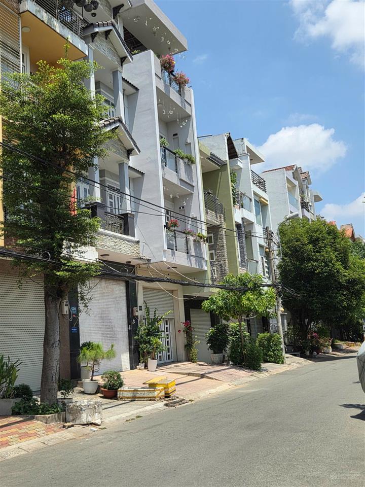 Cần tiền giảm sâu  thích hợp đầu tư lướt sóng. mặt tiền kdc nam long phú thuận. 12,5 tỷ