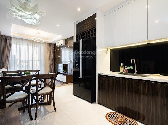 Bán gấp căn hộ 1+1, 57m2, view bắc, tầng trung, hướng thoáng, giá chỉ 4ty600 có hđ thuê 0908 457 ***