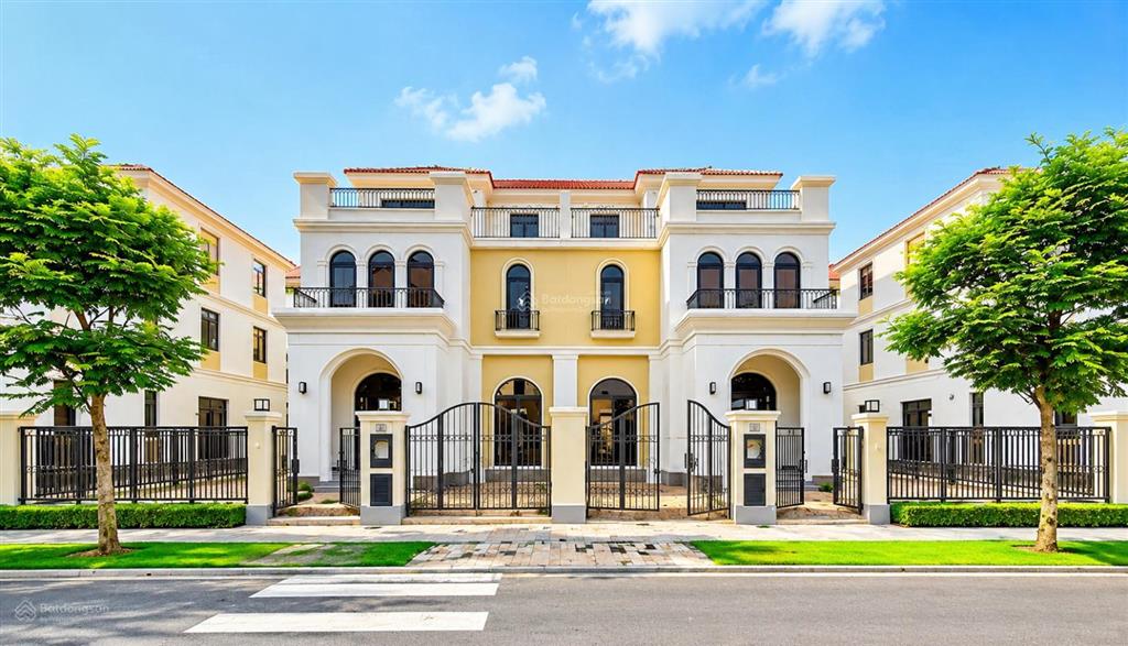 Song lập valencia full thuế phí 15 tỷ, thanh toán 3,94 tỷ, không phát sinh chi phí 0908 457 ***