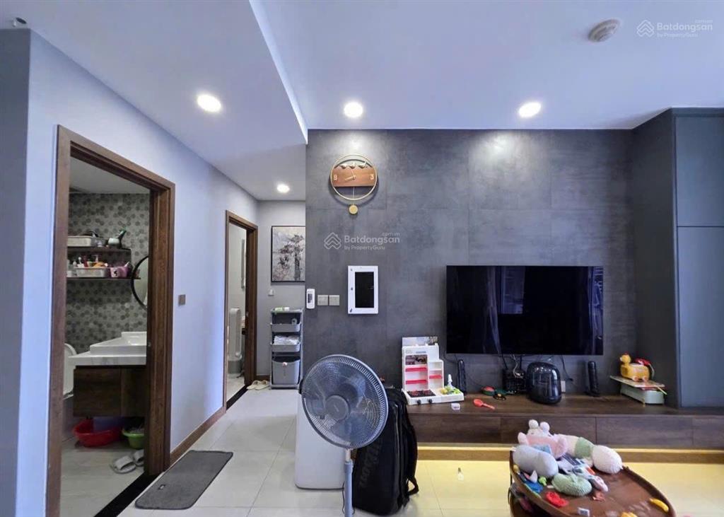 Cần cho thuê, căn hộ 2pn/2wc, 69m2, giá 18tr net, chưa phí   0908 457 ***