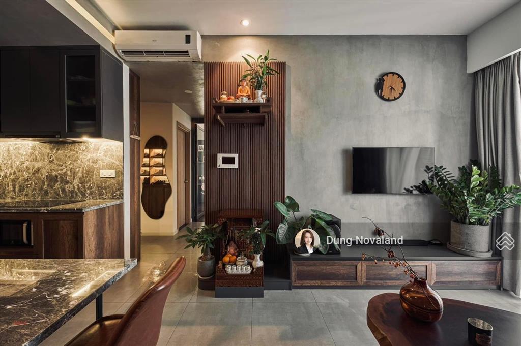 Kẹt tiền, bán căn góc siêu đẹp, 75m2, view đông nam, 5.8 tỷ nội thất xịn, mới  tại golden mansion