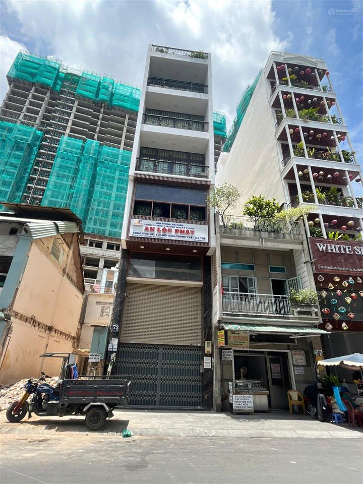 Bán nhà ngay trung tâm sài gòn mặt tiền cô giang, dt 4x18m, xây 4 lầu + st + thang máy, giá 45 tỷ