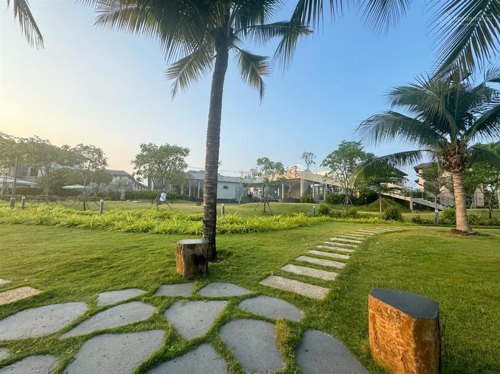 Bán nhanh biệt thự song lập 200m2 đất giá chỉ 25tỷ.e 0932 125 ***