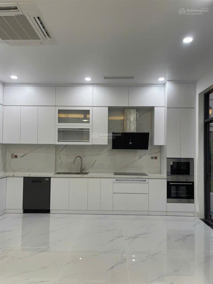 Cho thuê căn biệt thự song lập view công viên tại gs nhà bè.  0932 125 *** thủy