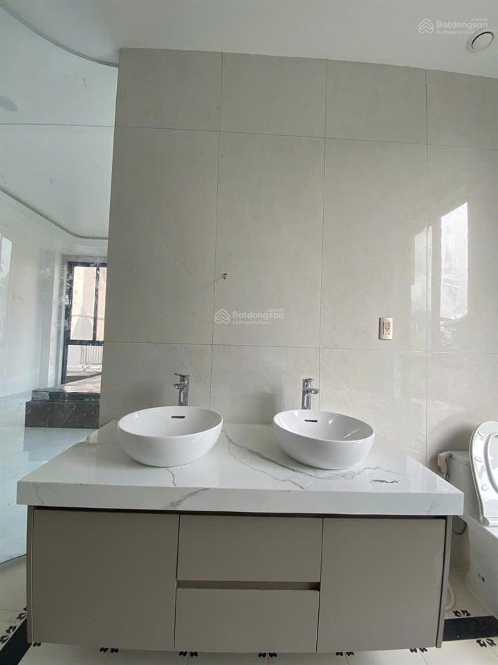 Cho thuê căn biệt thự song lập view công viên tại gs nhà bè.  0932 125 *** thủy