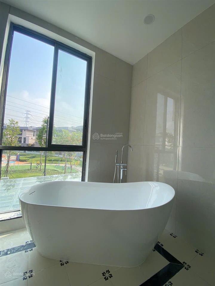 Cho thuê căn biệt thự song lập view công viên tại gs nhà bè.  0932 125 *** thủy