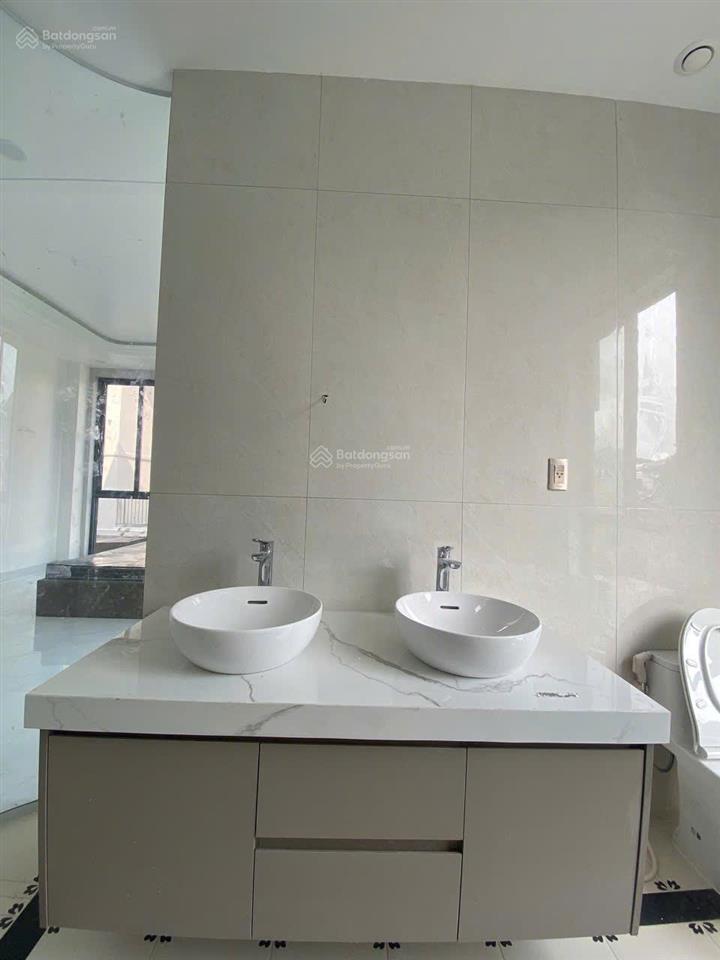 Cho thuê căn biệt thự song lập view công viên tại gs nhà bè.  0932 125 *** thủy