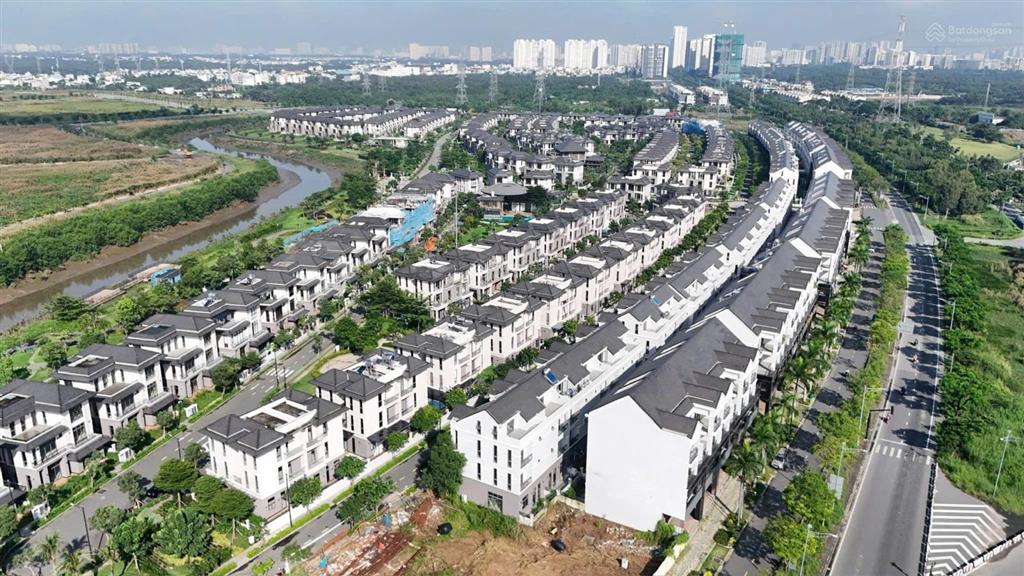 Bán giá rẻ chưa từng có trong năm nhà phố gs chỉ 15.8 tỷ chốt được. 0932 125 ***