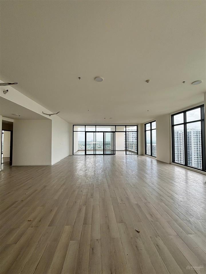 Cần bán gấp penhouse lumiere boulevard 322m2 giá 23 tỷ thương lượng.0932 125 *** thủy
