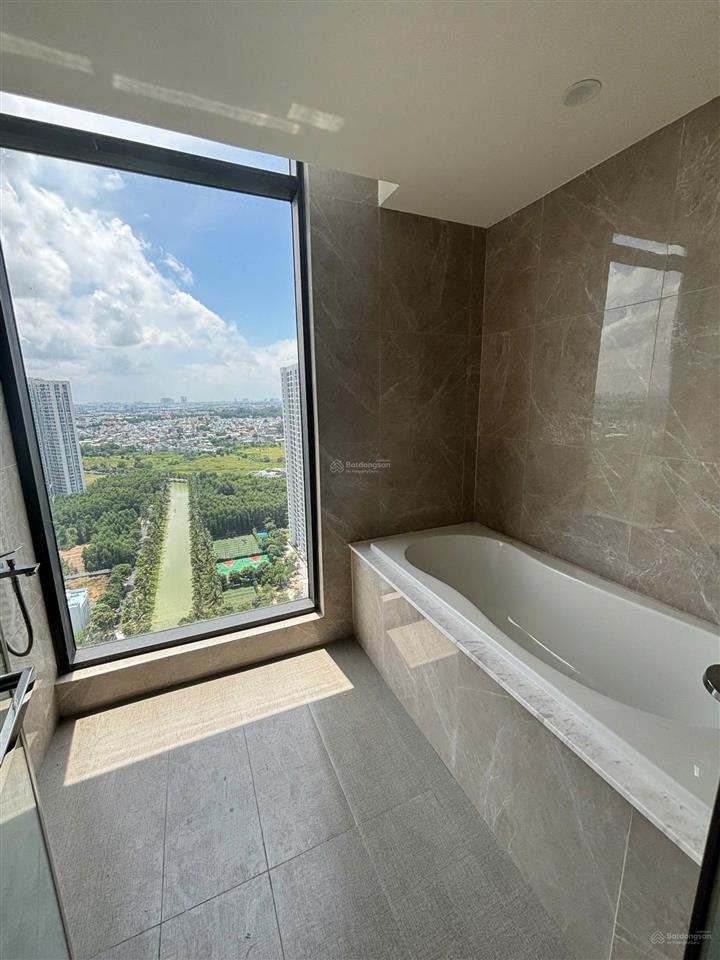 Cần bán gấp penhouse lumiere boulevard 322m2 giá 23 tỷ thương lượng.0932 125 *** thủy