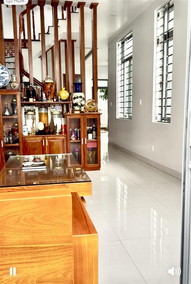 Bán nhà mới xây gần biển nha trang