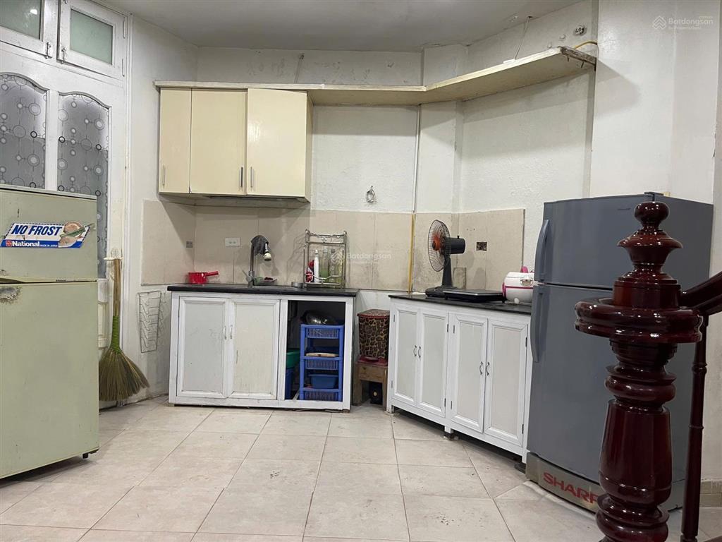 Em cần cho thuê nhà 35m x 4 tầng 1 tum tựu liệt giá 9 triệu.  0981 915 ***