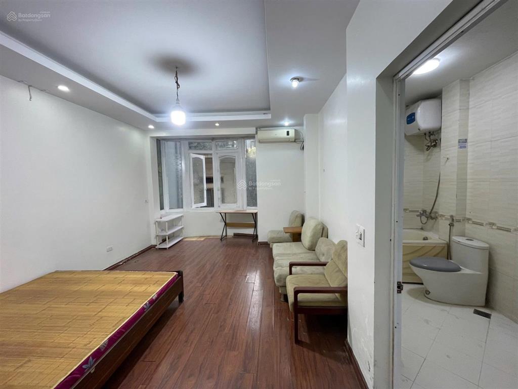 Em cần cho thuê nhà 35m x 4 tầng 1 tum tựu liệt giá 9 triệu.  0981 915 ***