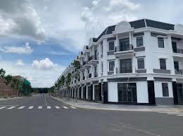 Bán nhà phố giá 3 tỷ, nhận lộc vàng, kết cấu 1 trệt 2 lầu 1 tum. dự án khu phức hợp bcons city life