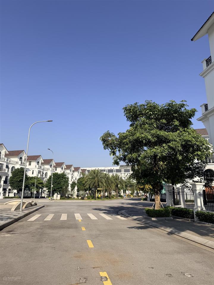 Bán căn nhà biệt thự đơn lập view bể bơi hiếm có tại dự án mạnh đức victory từ sơn.  0326 569 ***