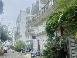 Bán nhà phố cao cấp luxhome garden, dt 4x14, 5pn, 5wc, view công viên, shr.  0961 022 ***