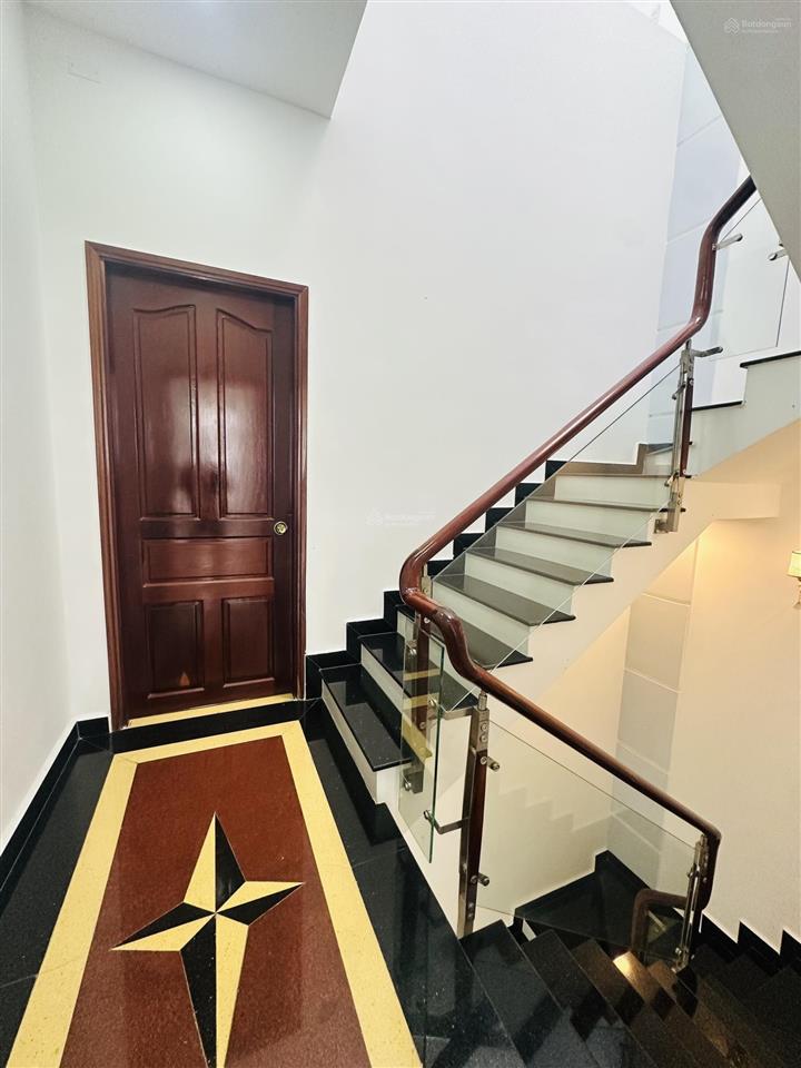 Bán nhà phố cao cấp luxhome garden, dt 4x14, 5pn, 5wc, view công viên, shr.  0961 022 ***