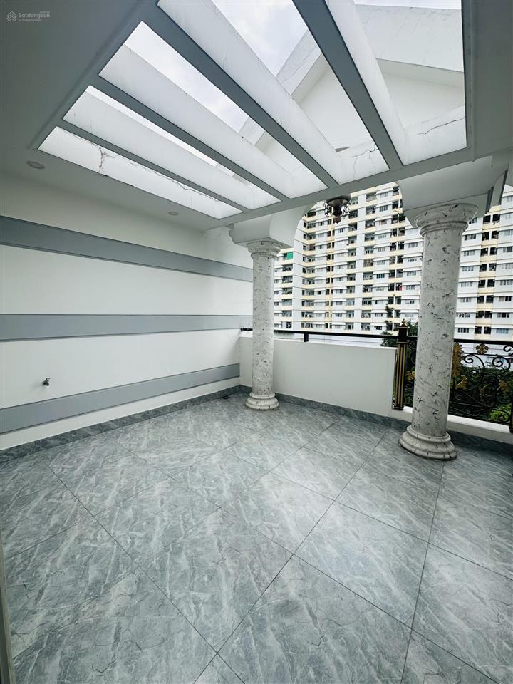 Bán nhà phố cao cấp luxhome garden, dt 4x14, 5pn, 5wc, view công viên, shr.  0961 022 ***