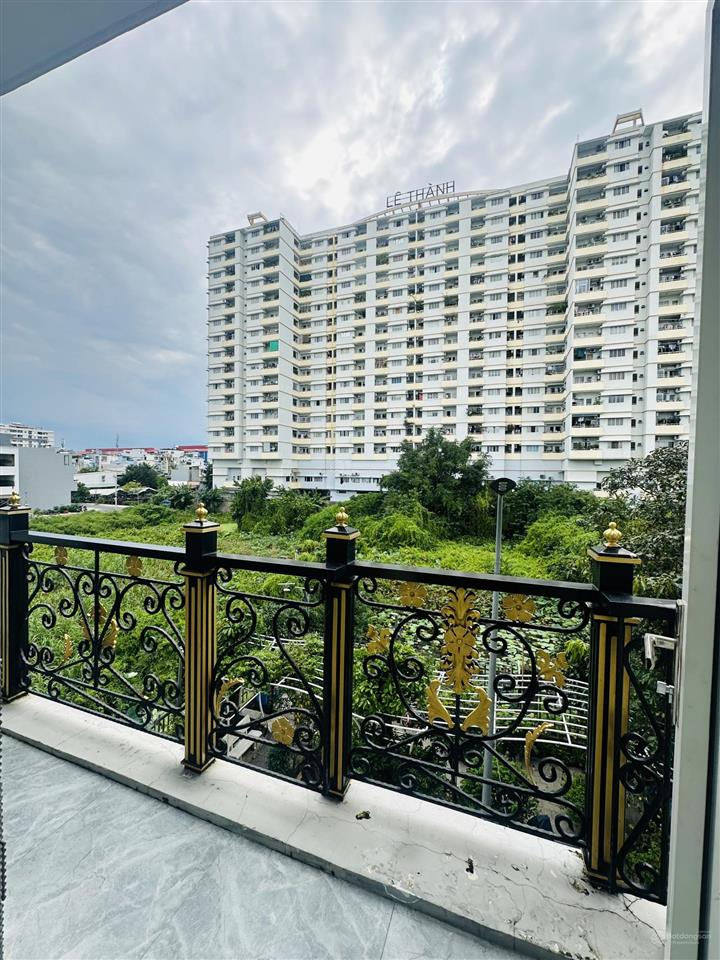 Bán nhà phố cao cấp luxhome garden, dt 4x14, 5pn, 5wc, view công viên, shr.  0961 022 ***