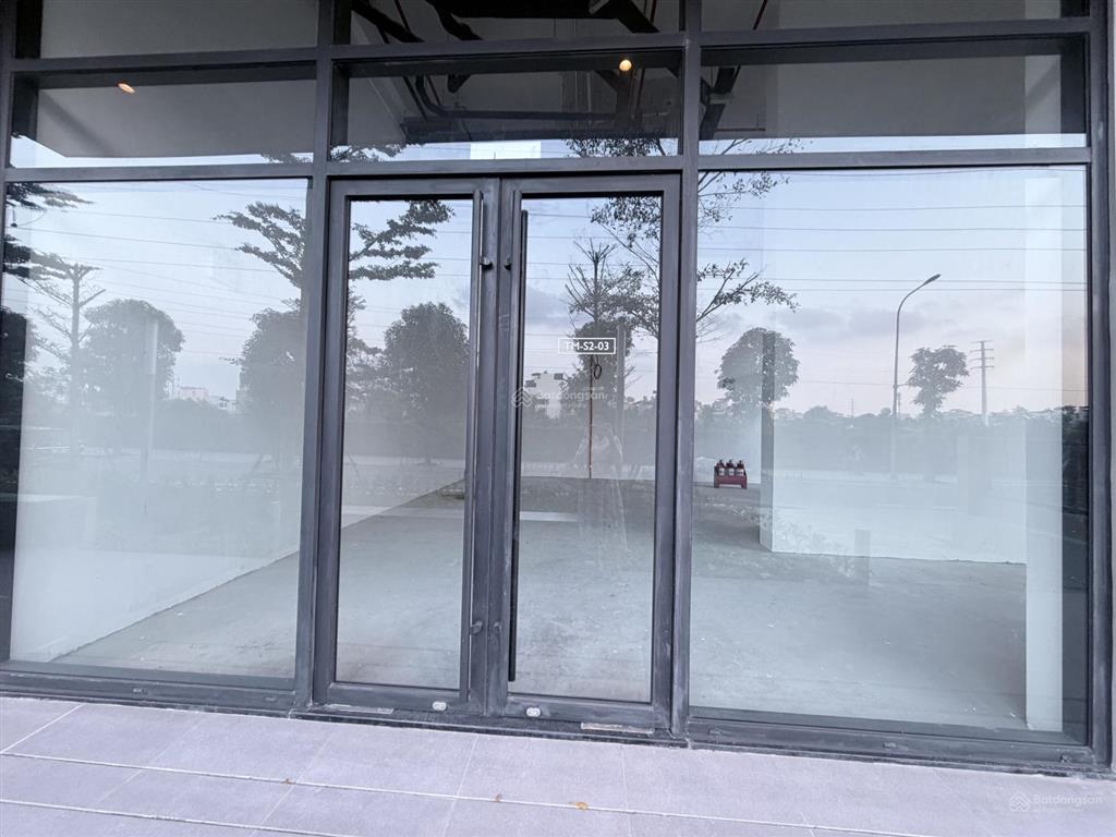 Chủ nhà cần tiền bán gấp lô shop chân đế lumi hà nội dt 122,1m giá chỉ 23,5 tỷ có thương lượng