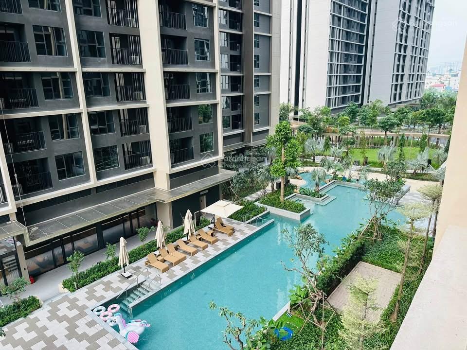 Chủ nhà cần tiền bán gấp lô shop chân đế lumi hà nội dt 122,1m giá chỉ 23,5 tỷ có thương lượng
