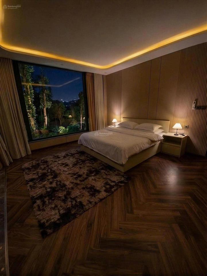 Villa 4 phòng ngủ đẳng cấp luxury, nội thất thông minh, gần biển, yên tĩnh, 150tr/tháng