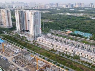 Bán căn 2pn view trực diện hồ bơi tại essensia sky với giá 5, 6 tỷ