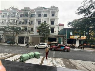 Bán liền kề 5pn, 5wc tại rose town 79 ngọc hồi, 340 triệu / m2, 140 m2
