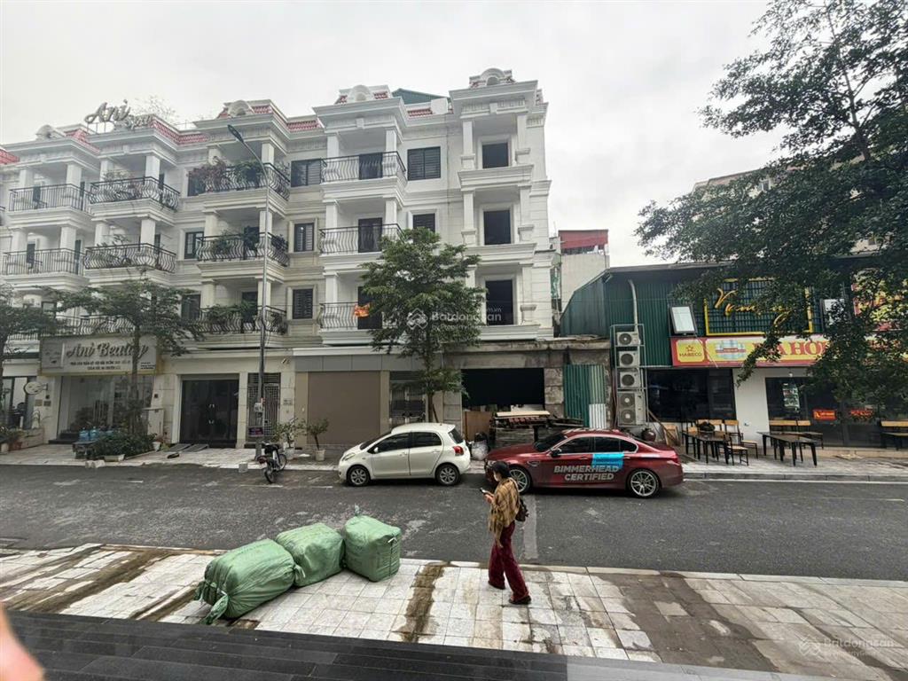 Bán liền kề 5pn, 5wc tại rose town 79 ngọc hồi, 340 triệu / m2, 140 m2